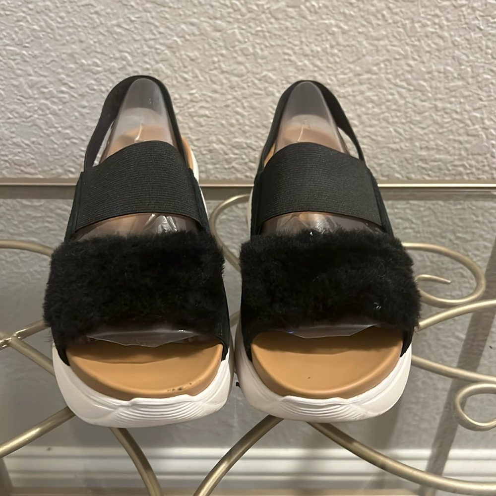 UGG Woman Silver lake II Black Platform Sling Back Sandal Sz 7.5
